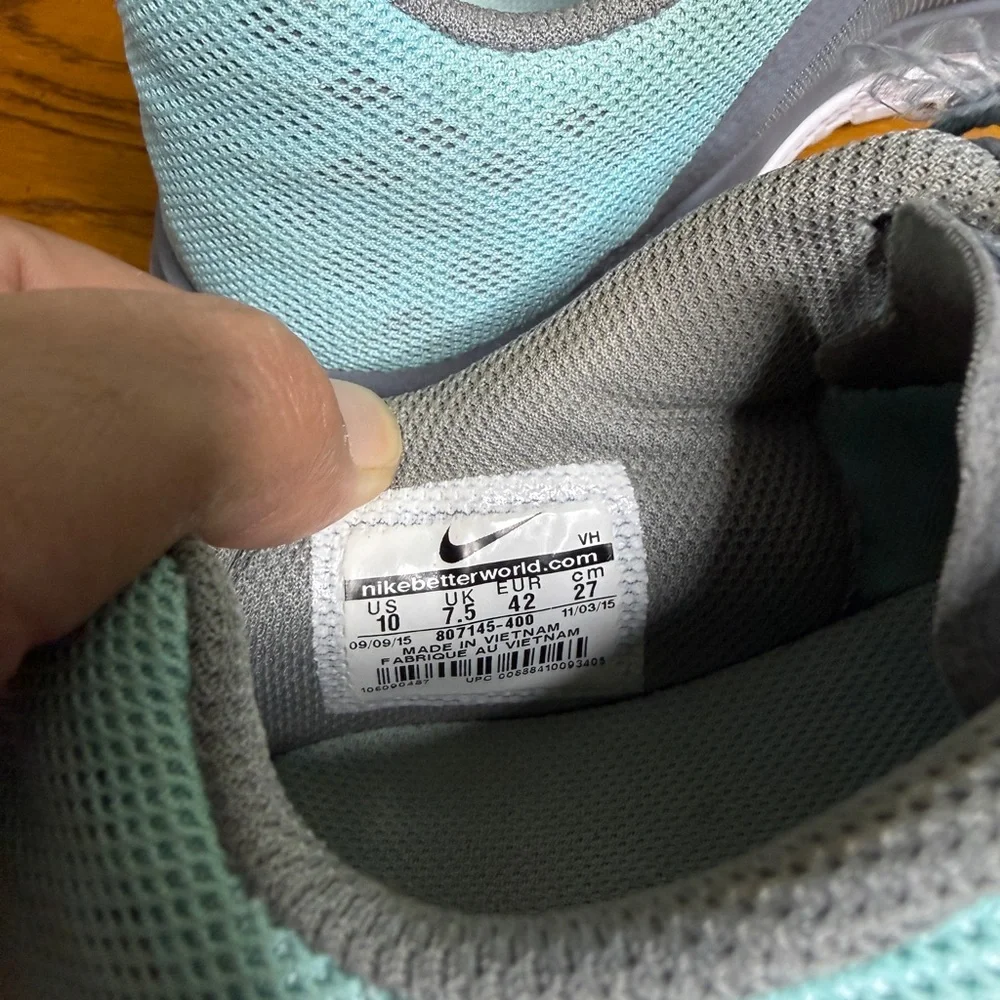 Nike Women's Gray and Blue Running Shoes size 10 - Picture 3 of 8